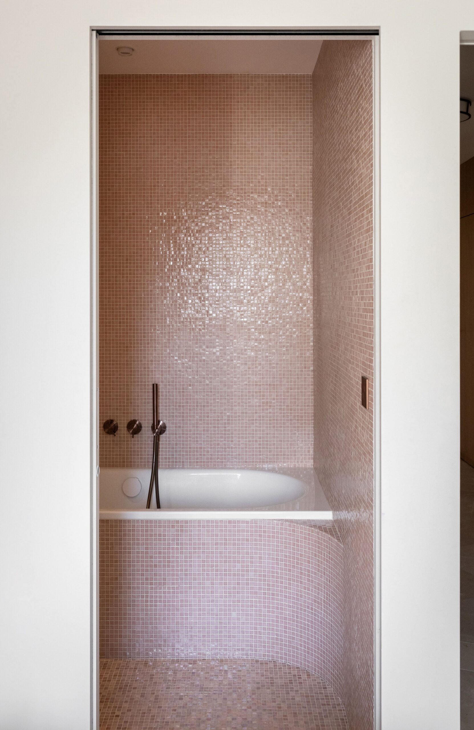 Bureau inox gris - Style minimaliste et contemporain - Architecte d'intérieur Paris